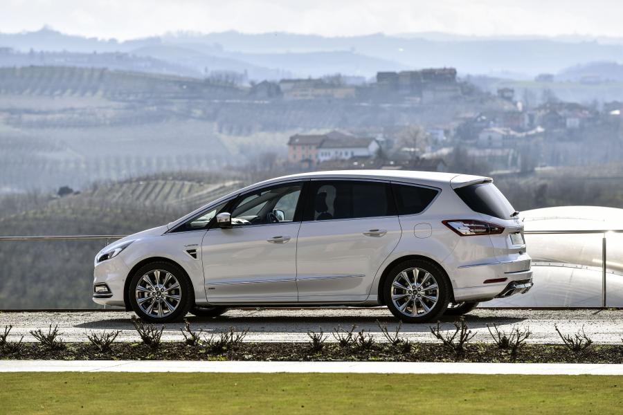  Ford Vignale S-Max 2016 года  (UK) (фото 1 из 25)